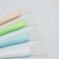 Pinceaux de maquillage en silicone double-embout personnalisés en gros, outils de beauté portables adaptés aux soins du visage et aux soins de beauté