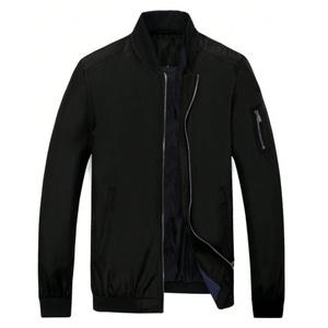 Chaqueta con Cierre y Cuello Alto para Hombre, Cortavientos Informal con Múltiples Bolsillos, Ajuste Cómodo y Elástico para Uso Diario en Primavera y Otoño - Product Image 1