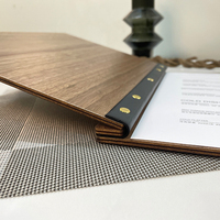 Porte-menu en bois classique et durable en contreplaqué noir A4 avec revêtement en similicuir, logo personnalisé imprimé pour restaurant, café, classeur à visser.