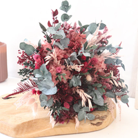 Bouquet d'hortensias et d'eucalyptus préservés pour la décoration intérieure, plantes florales de mariage, rose brumeux magenta, arrangement bohème pour mariage