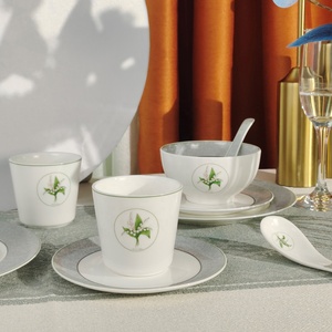 Juego de Vajilla Más Vendido, Estilo Europeo Lirio de los Valles, Porcelana Fina, 10 Piezas, Verde de la Suerte, Juego de Cena de 72 Piezas de Cerámica - Product Image 2