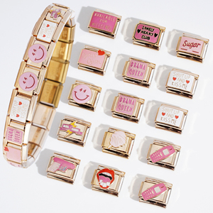 Pulsera de Charms Italianos de Acero Inoxidable con Baño de Oro PVD de 18K de Alta Calidad, Diseño Popular con Palabras Rosadas y Motivos de Azúcar - Product Image 1