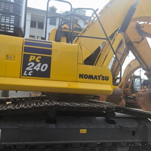 Excavadora de cadenas Komatsu PC240 LC de 24 toneladas con cucharón de excavación de 1.0m³ y equipo hidráulico de construcción, modelo usado, color amarillo. - Product Image 2