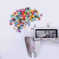 Mini dés acryliques de 5mm avec des dés colorés 5 # de points pour la promotion en stock multicolore