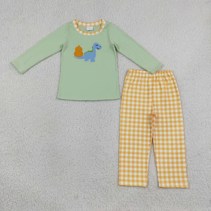 Ensemble de Thanksgiving pour bébé garçon : chemise brodée citrouilles et pantalon à carreaux - Product Image 1