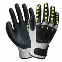 Gants de sécurité HTR avec protections anti-chocs TPR robustes sur les phalanges et les doigts