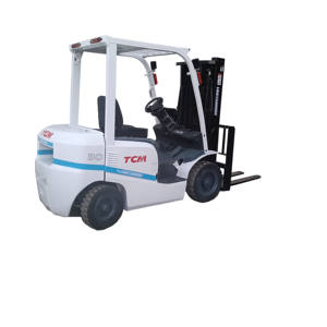 Chariot élévateur diesel d'occasion avec transmission intégrale et mouvement gauche/droite, importé du Japon, 3 tonnes, TCM FD30, prix bas - Product Image 1