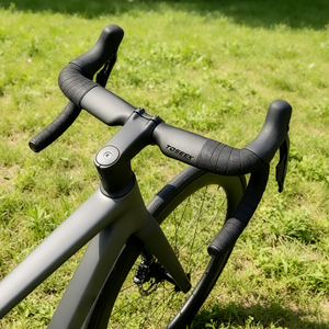 Guidon <span class=keywords><strong>de</strong></span> vélo <span class=keywords><strong>de</strong></span> route en fibre <span class=keywords><strong>de</strong></span> carbone TOSEEK, diamètre <span class=keywords><strong>de</strong></span> fixation 31,8 mm, déport 126 mm, portée 70 mm, poids 257 g, <span class=keywords><strong>Recrutement</strong></span> d'agents mondiaux, OEM - Product Image 4