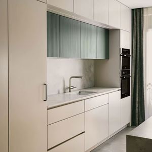 European Luxury Modern Style Green Modular Lacquer Kitchen Cabinet Set with Acrylic Door Panel & Faucet Accessory for Apartments - Product Image 1