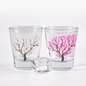 Vaso de Soju Personalizado al por Mayor con Diseño de Árbol de Sakura, Flores Mágicas Japonesas y Coreanas que Cambian de Color - Product Image 4