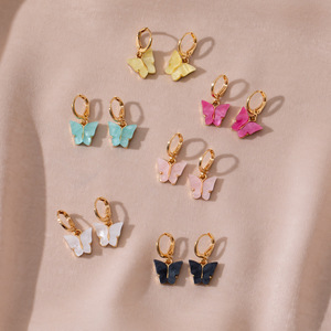 Artlady coreana in oro placcato simpatico animale charm in acrilico ciondoli <span class=keywords><strong>gioielli</strong></span> in lega per ragazze orecchini a cerchio <span class=keywords><strong>gioielli</strong></span> religiosi cristiani - Product Image 1