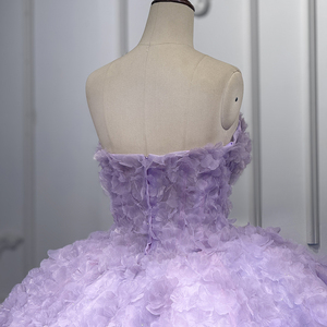 ชุดเดรสงานปาร์ตี้สีม่วงหรูหราประดับเลื่อมลายดอกไม้ รุ่น Dy6902-Y สำหรับงาน Quinceanera ตกแต่งด้วยลูกไม้ประดับด้วยลูกปัด ชายกระโปรงยาวลากพื้น - Product Image 4