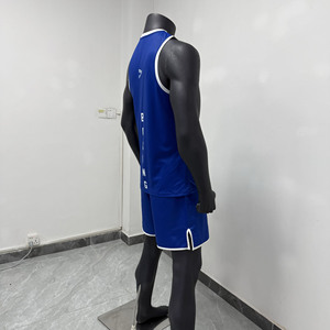 Gilet de boxe athleisure conçu pour l'entraînement en salle, les tenues de loisirs et les uniformes d'équipe, alliant fonctionnalité - Product Image 4