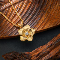 Colliers pendentifs en cuivre avec fleurs d'hibiscus hawaïennes, bijoux des îles de Guam pour femmes et filles, idéaux pour les fêtes