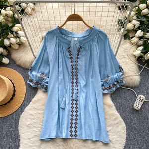 Nouveau <span class=keywords><strong>haut</strong></span> de printemps pour femme, style chemise, coupe trapèze, ample, <span class=keywords><strong>rouge</strong></span> français, brodé, à manches bouffantes, élégant et charmant, avec laçage style poupée - Product Image 1