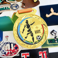 Vente en gros Trophée d'or de football de sport scolaire 100g Médaille de football Cadeau souvenir en métal imprimé UV de l'usine chinoise