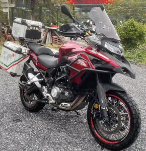 Motocicleta de Aventura TRK502X de 500cc con Motor Bicilíndrico en Paralelo, Ideal para Viajes de Larga Distancia - Product Image 1