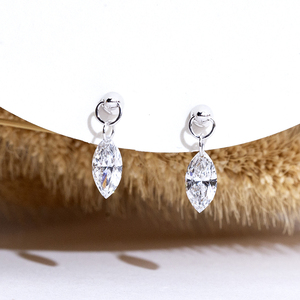 Pendientes de Diamantes de Oro Blanco de 9K con 0.5CT Cada Uno, Modelo MSE-885 de Messi Jewelry, para Mujer - Product Image 1