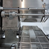 Machine de formage entièrement automatique commerciale pour hamburgers, nuggets de poulet en forme d'étoile, galettes de pommes de terre, de citrouille et de crevettes, garantie 1 an