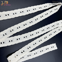 Fournisseur de dentelle en coton à œillets floraux fantaisie personnalisée, dentelle décorative blanche pour la couture de vêtements et de robes
