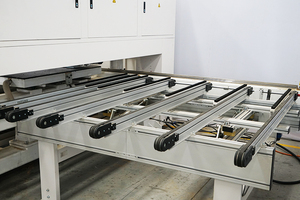 El más nuevo cambiador automático de herramientas CNC automático de seis lados máquina de perforación CNC para madera, máquina de perforación de puertas de muebles - Product Image 4