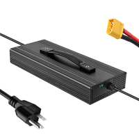 Chargeur de batterie Li-ion XVE 84V 10A pour batterie Li-ion 72V 20S Pack de batterie pour moto électrique et robot Certifié CE PSE FCC (XVE1200-08401000)