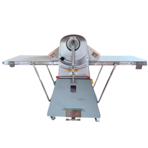 Laminoir à pâte robuste semi-automatique avec réglage de l'épaisseur pour croissants et pâtes feuilletées - Product Image 2