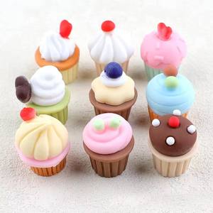 Gran oferta 3D miniatura pastel Artificial Cupcake resina encanto nuevo diseño comida tema recuerdo a precio al por mayor - Product Image 4