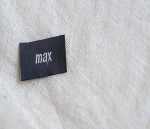 Étiquettes tissées personnalisées pour vêtements, avec logo, texte, informations sur la taille et étiquettes d'entretien des vêtements - Product Image 6