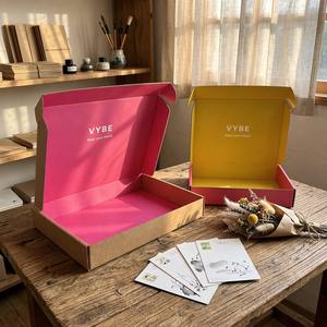 Cajas de Regalo Plegables de Cartón Corrugado de Alta Gama Personalizadas, Cajas de Embalaje Rígidas para Regalos de Navidad, Utilizadas para Empaque de Regalos de Lujo - Product Image 3