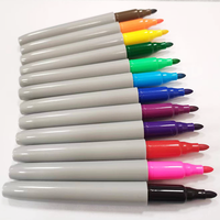 Nouveau design Stylo marqueur permanent à alcool à pointe plate Colorful Office School Essential avec une qualité éternelle pour les étudiants et les enseignants