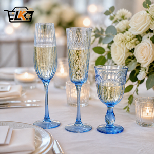 Flûte à champagne populaire personnalisée soufflée à la main, à tige bleue côtelée, verre à cocktail coupe, gobelet à vin pour mariage, toast, bar, fête - Product Image 1