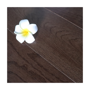 Colore noce nero! Plancia in <span class=keywords><strong>legno</strong></span> di quercia pavimenti in <span class=keywords><strong>legno</strong></span> ingegnerizzato pavimenti in <span class=keywords><strong>legno</strong></span> pavimenti in <span class=keywords><strong>legno</strong></span> durevoli plancia a righe in <span class=keywords><strong>rovere</strong></span> di grado AB - Product Image 1