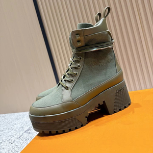 Botas de Tobillo Cálidas para Exteriores, Diseño de Diseñador de Lujo para Hombre, Hechas a Mano, para Senderismo y Caminatas al Aire Libre, Antideslizantes - Product Image 1