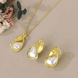 Vintage Italian Elegant Pearl 14k Gold Brass <b>Jewelry</b> <b>Set</b> Crystal Teardrop Necklace Earrings Women For <b>Prom</b> Party - Product Image 2