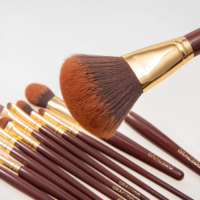 Ensemble de buissons de maquillage Gracedo Fournisseur Échantillon gratuit Pinceau de maquillage professionnel personnalisé en cheveux synthétiques avec manche rose