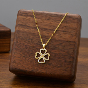 Collar de Clavícula con Trébol de Cuatro Hojas, Diseño de Lujo Ligero y Elegante, Estilo Transfronterizo y Conectado al Corazón - Product Image 6