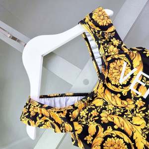 Nouvelle Arrivée Maillot de Bain Enfant Fille Taille Haute Volants Une Pièce Luxe Famille Marque Célèbre Floral Spandex/Polyester - Product Image 5