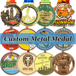 Madalya üreticisi tek yönlü ucuz toptan 3D <span class=keywords><strong>metal</strong></span> ödül altın triatlon maraton koşu spor madalyası özel kupa ve madalya