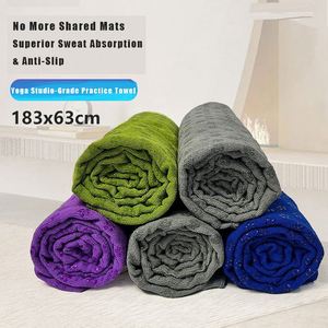 Serviette de yoga antidérapante en microfibre avec points de grip en silicone, personnalisable directement de l'usine - Product Image 1
