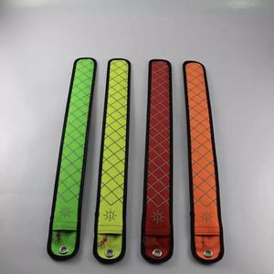 Brazalete de rayas reflectante de alta visibilidad para exteriores, pulsera de anillo con banda LED luminosa Slap para deportes nocturnos, venta al por mayor - Product Image 2