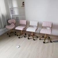 Vente en gros Chaise de salon de manucure beauté moderne pas cher rose qualité supérieure Pieds dorés Tabouret de pédicure à vendre