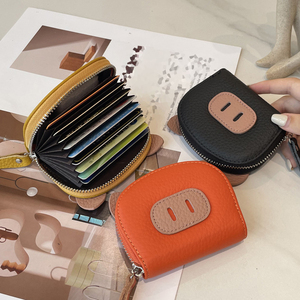 กระเป๋าสตางค์พกพาขนาดกะทัดรัดพร้อมดีไซน์จมูกหมู ช่องใส่บัตร 11 ช่อง ช่องใส่เหรียญแบบมีซิป และภายในป้องกันรอยขีดข่วน - Product Image 2