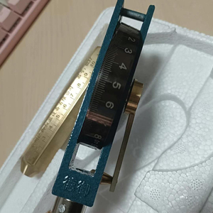 เกจวัดระดับน้ำมันแบบเมตริกเกรดอุตสาหกรรม 5M 20M ด้ามไม้ OEM ปรับแต่งได้ ไม่เกิดประกายไฟ ไม่เป็นแม่เหล็ก สำหรับถังน้ำมันและแก๊ส - Product Image 4
