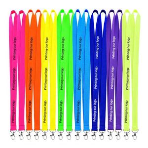 Lanière de cou en polyester personnalisée avec logo, impression UV sérigraphiée en couleur, sangle avec boucle de sécurité - Product Image 2