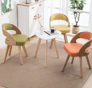 İskandinav katı ahşap döner yemek sandalyesi modern minimalist sandalye kahve tırnak salonu makyaj otel sandalye
