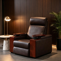 Fauteuil inclinable électrique individuel en cuir marron pour home cinéma VIP avec table d'appoint en bois et porte-gobelets intégrés