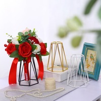 Support à fleurs portable en métal de style américain, luxe léger, minimaliste et élégant, pour fleurs artificielles, idéal pour les mariages et événements.