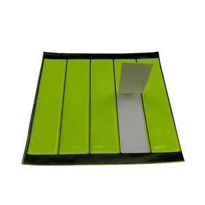 <span class=keywords><strong>Bandes</strong></span> adhésives <span class=keywords><strong>réfléchissantes</strong></span> en PVC imperméables avec technologie micro-prismatique pour casques - Product Image 4