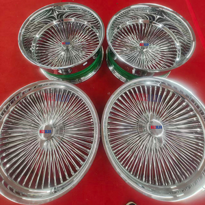 ล้อซี่ลวดขนาด 22 นิ้ว พร้อมฝาครอบดุมล้อแบบลอยตัว โครเมียม - Product Image 2